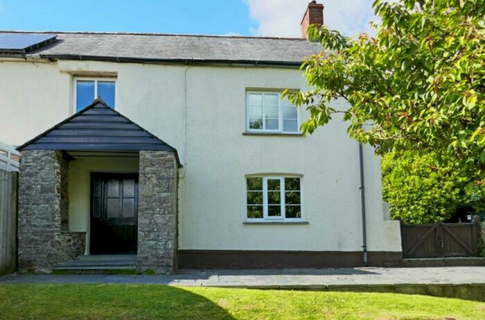 2 Bedroom Semi-Detached House To Rent In Bradworthy, Holsworthy, EX22