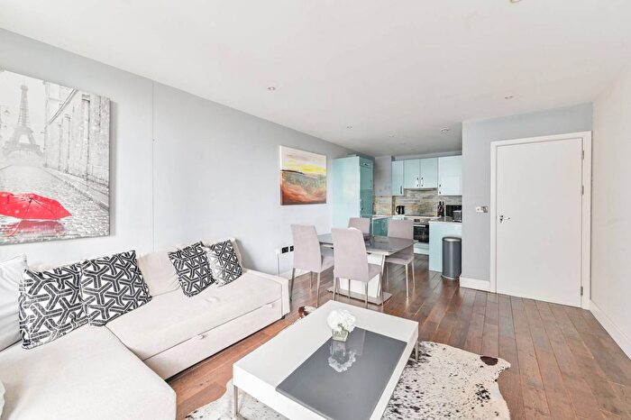1 Bedroom Flat For Sale In Warwick Building, Chelsea Bridge Wharf, Battersea Park, London, SW11