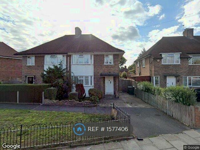 3 Bedroom Semi-Detached House To Rent In Harp Road, Hanwell, W7