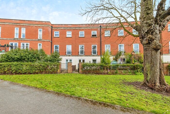 4 Bedroom Town House To Rent In Cambrai Close, Lincoln, LN1