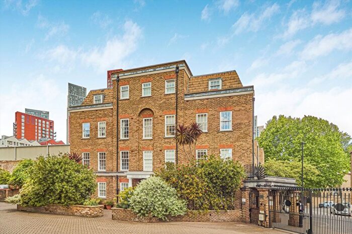 Studio For Sale In Hanbury House, Vauxhall, SW8