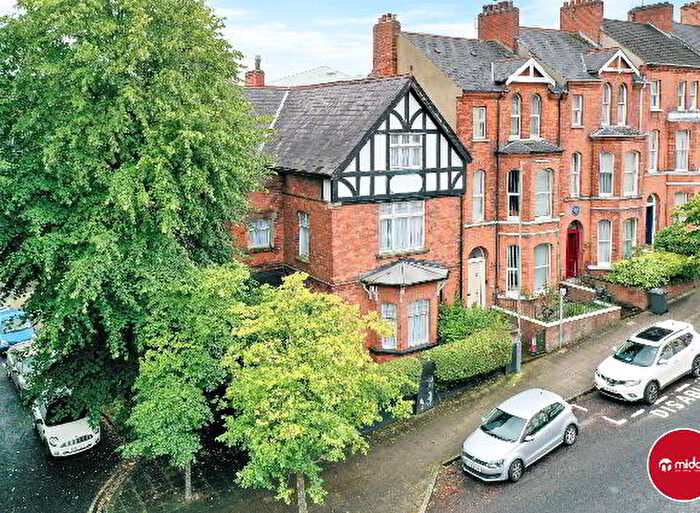 5 Bedroom Semi-Detached House For Sale In Lawrence Hill, Derry, BT48
