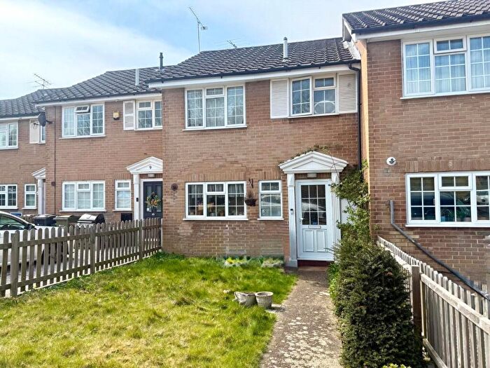 3 Bedroom Terraced House For Sale In Regalfield Close, Guildford, Surrey, GU2