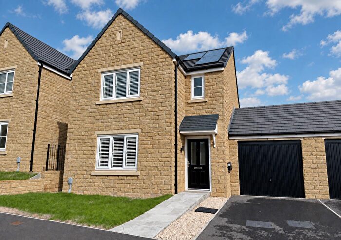 3 Bedroom Detached House For Sale In Cliffe Hill View, Skelmanthorpe, Huddersfield, HD8