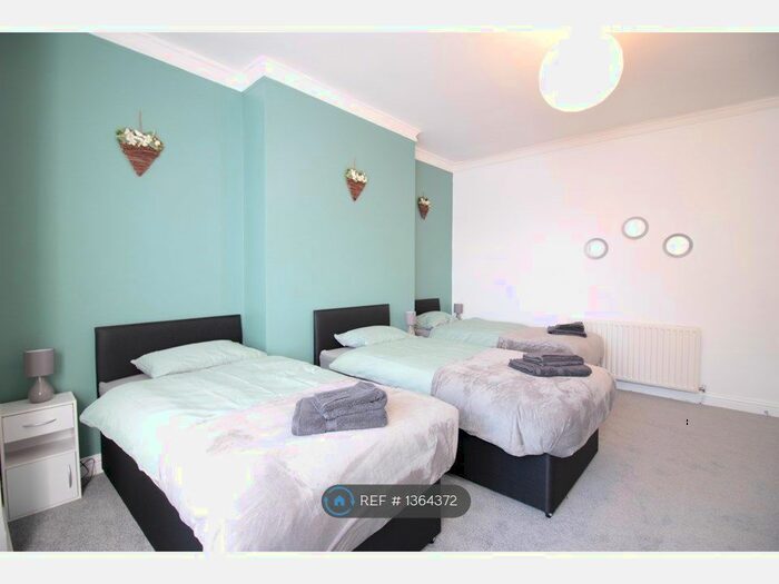 2 Bedroom Flat To Rent In Curzon Street, Gateshead, NE8
