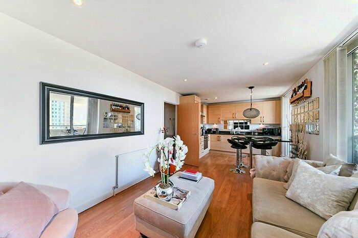 3 Bedroom Flat To Rent In Ward Road, London, E15