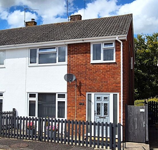 3 Bedroom Semi-Detached House For Sale In Marina Close, Salisbury, SP4