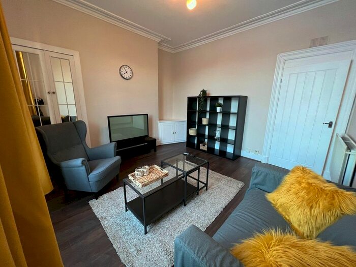 2 Bedroom Flat To Rent In Holland Street, Aberdeen, AB25