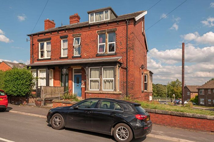 4 Bedroom Duplex To Rent In Abbey Mount, Kirkstall, Leeds, LS5