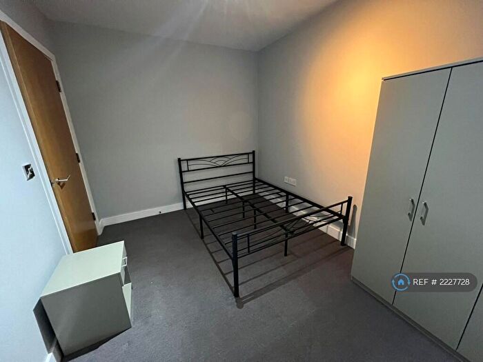 2 Bedroom Flat To Rent In Georgia Avenue, Manchester, M20