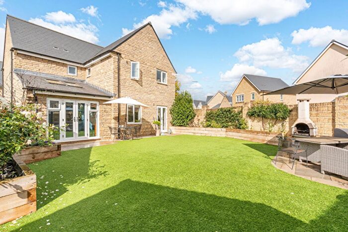 4 Bedroom Detached House For Sale In Jenner Lane, Malmesbury, SN16