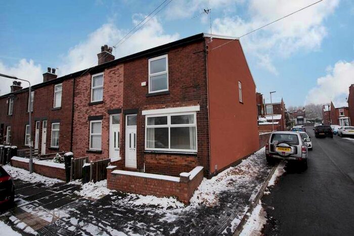 2 Bedroom End Of Terrace House To Rent In Merton Road, Prestwich, M25