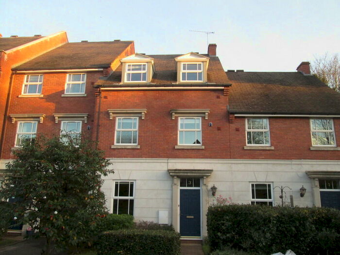 4 Bedroom Town House To Rent In Courtlands Close, Edgbaston, B5