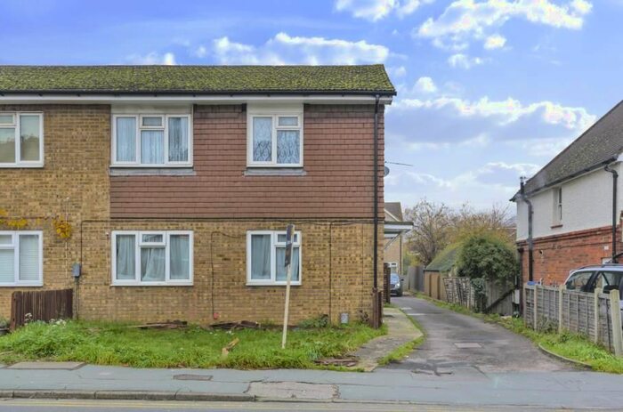 2 Bedroom Flat To Rent In Madrid Road, Guildford, GU2