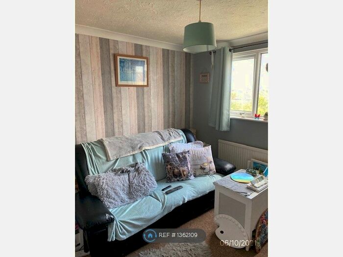 1 Bedroom Flat To Rent In Pall Mall, Leigh-On-Sea, SS9