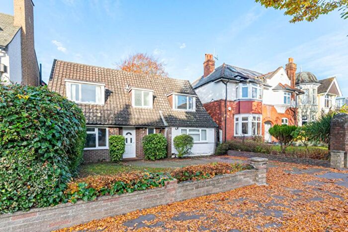 4 Bedroom Bungalow To Rent In Croham Park Avenue, South Croydon, CR2