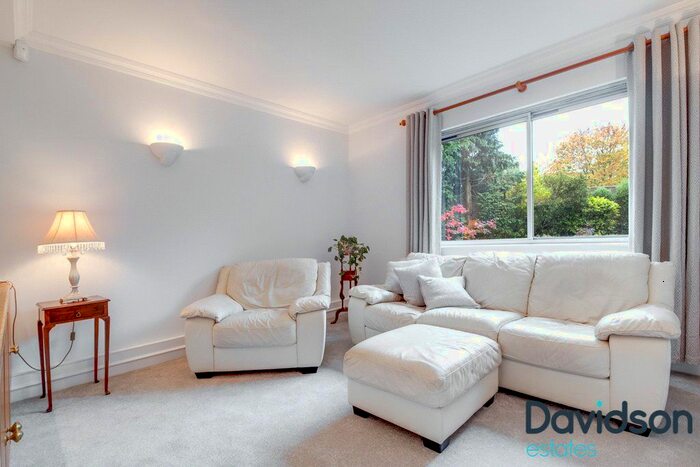 3 Bedroom Flat To Rent In Petersham Place, Edgbaston, Birmingham, B15