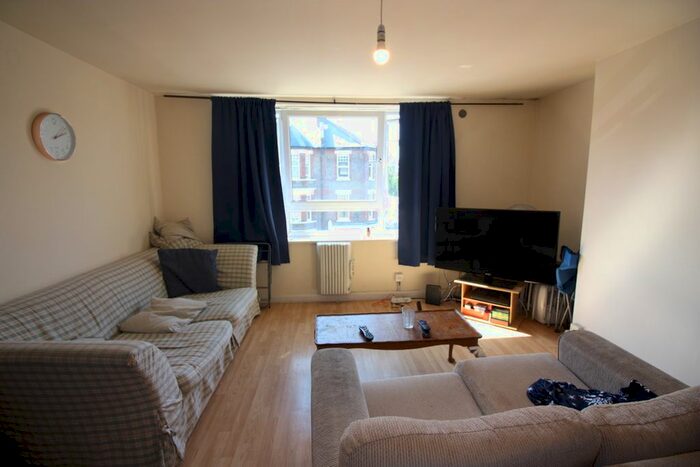 Block Of Flats To Rent In Stonhouse Street, London, SW4