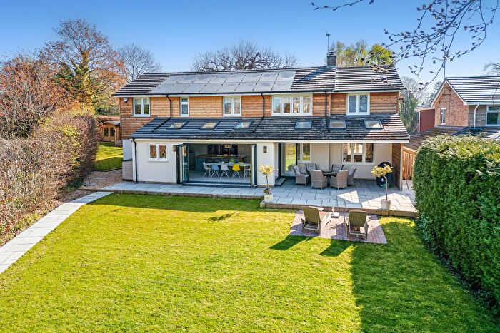 4 Bedroom Detached House For Sale In Alanbrooke Close, Hartley Wintney, RG27