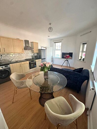 1 Bedroom Flat To Rent In High Road, Leytonstone, E11