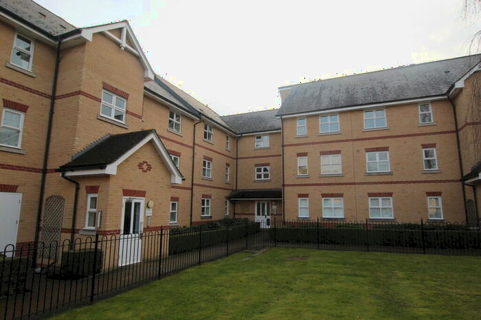 2 Bedroom Flat To Rent In Winstanley Court, Cambridge, CB1