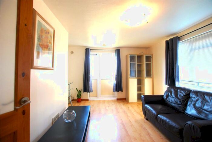 1 Bedroom Apartment To Rent In Vermont Road, London, SE19
