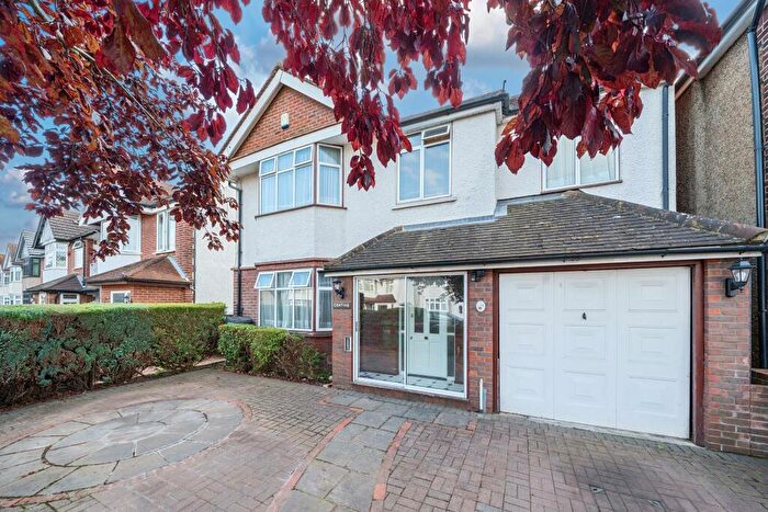 4 Bedroom Detached House To Rent In Quaves Road, Langley, SL3