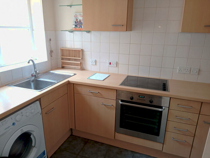 2 Bedroom Flat To Rent In - Marine Parade, Brighton, BN2