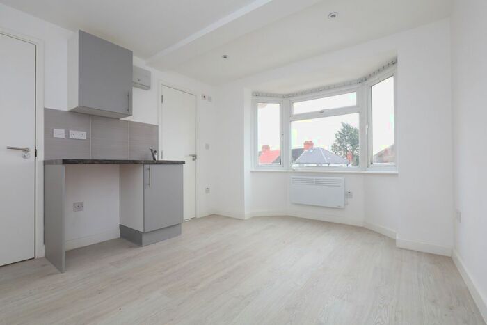 Studio To Rent In Wadham Gardens, Greenford, UB6