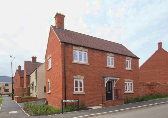 3 Bedroom Detached House For Sale In Rosalind Way, Brackley, NN13