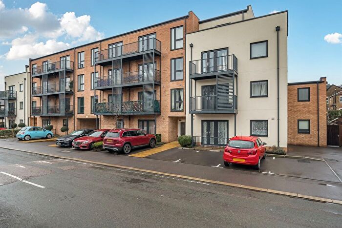 2 Bedroom Flat For Sale In Boyn Valley Road, Maidenhead, SL6