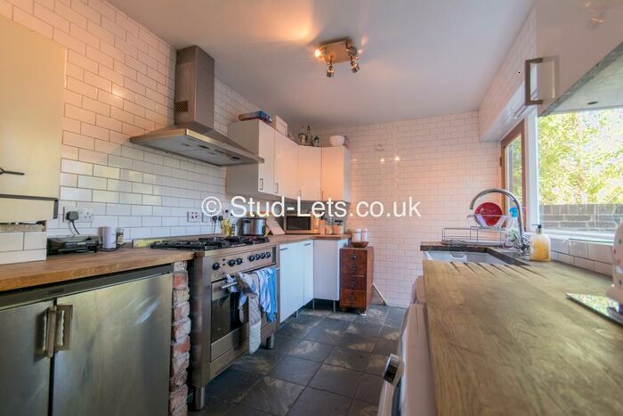 4 Bedroom Terraced House To Rent In Victoria Street, Summerhill Square, Newcastle Upon Tyne, NE4