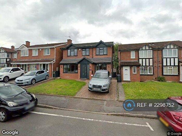 2 Bedroom Maisonette To Rent In Four Oaks, Four Oaks, B74