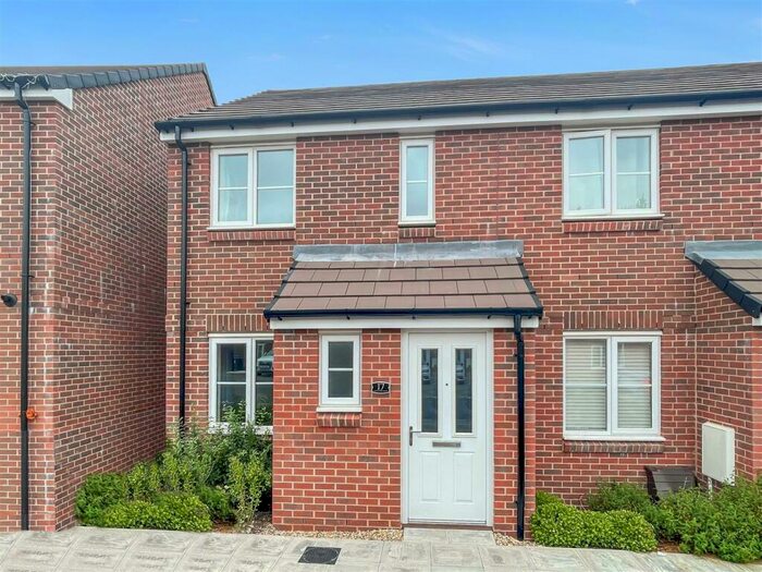 2 Bedroom End Of Terrace House To Rent In Longspee Lane, St Peters Place, Salisbury, SP2