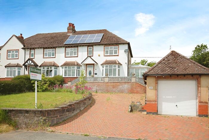 4 Bedroom Semi-detached House For Sale In Luddington Road, Stratford-Upon-Avon, Warwickshire, CV37