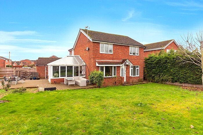 4 Bedroom Detached House For Sale In Wold Road, Pocklington, York, YO42