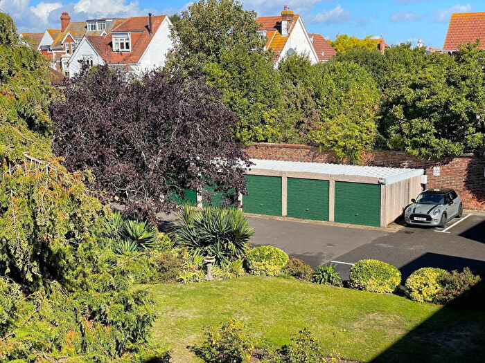3 Bedroom Flat For Sale In Festing Road, Southsea, Hampshire, PO4