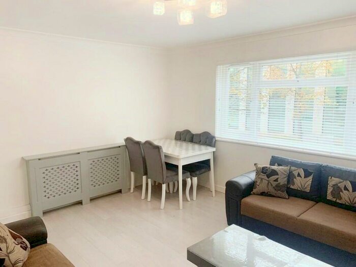 2 Bedroom Flat To Rent In Hemsworth Court, Hoxton, London, N1
