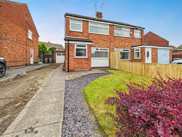 3 Bedroom Semi-Detached House For Sale In Croxteth Drive, Rainford, St. Helens, WA11
