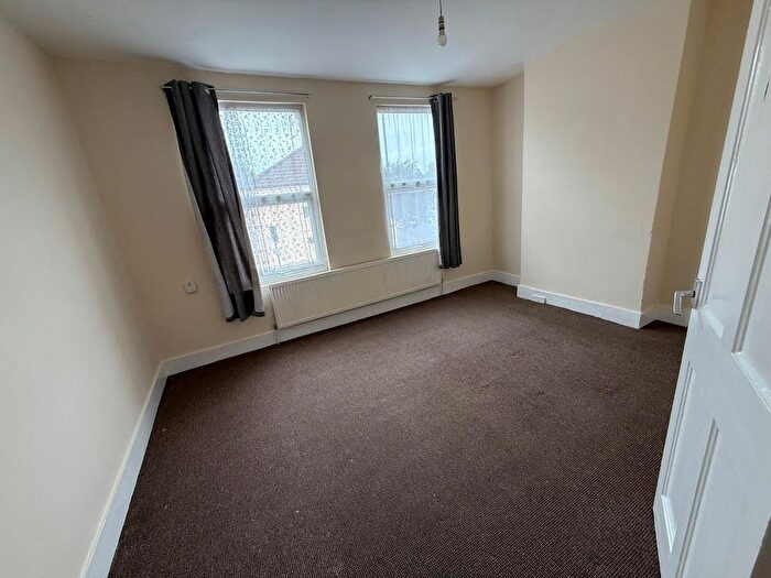 4 Bedroom Terraced House To Rent In Talbot Road, Southall, UB2