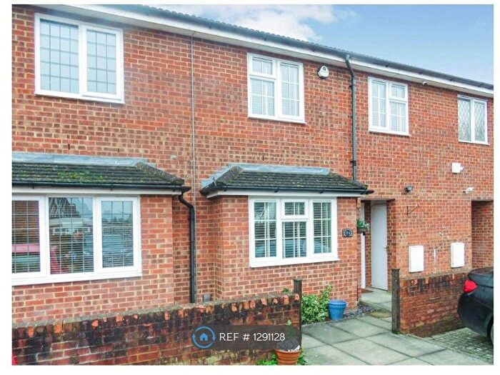 3 Bedroom Terraced House To Rent In Tudor Gardens, Slough, SL1