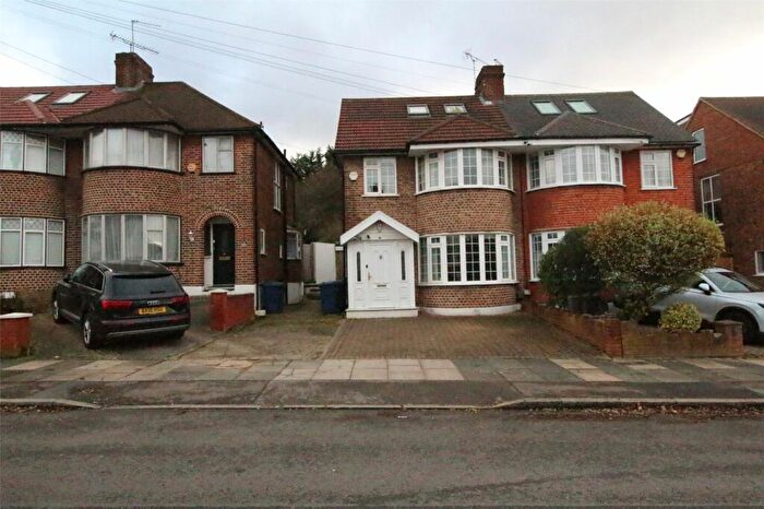 4 Bedroom Semi-Detached House To Rent In Lincoln Avenue, London, N14