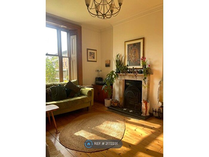 2 Bedroom Flat To Rent In Blackheath, London, SE13