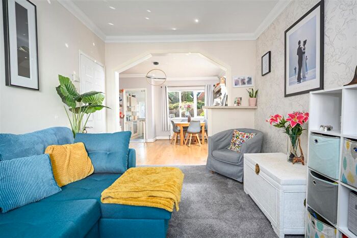 3 Bedroom End Of Terrace House For Sale In Alexandra Road, Addlestone, KT15