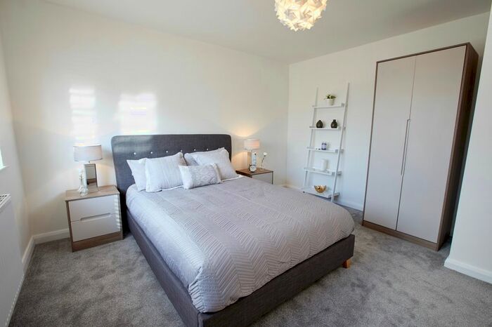 2 Bedroom Flat To Rent In Cross Heath Grove, Leeds, LS11