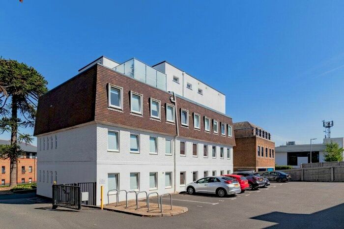 1 Bedroom Flat To Rent In Winchester Road, Basingstoke, Hampshire, RG21