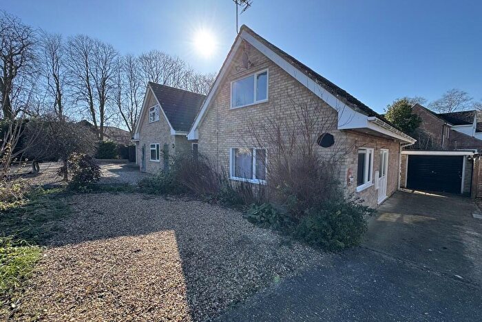 3 Bedroom Chalet To Rent In Moat Side, Feltwell, IP26