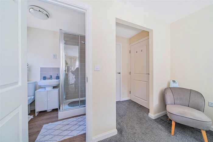 2 Bedroom Flat For Sale In Naiad Road, Pentrechwyth, Swansea, SA1