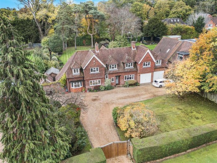 5 Bedroom Detached House For Sale In Old Bath Road, Sonning, RG4