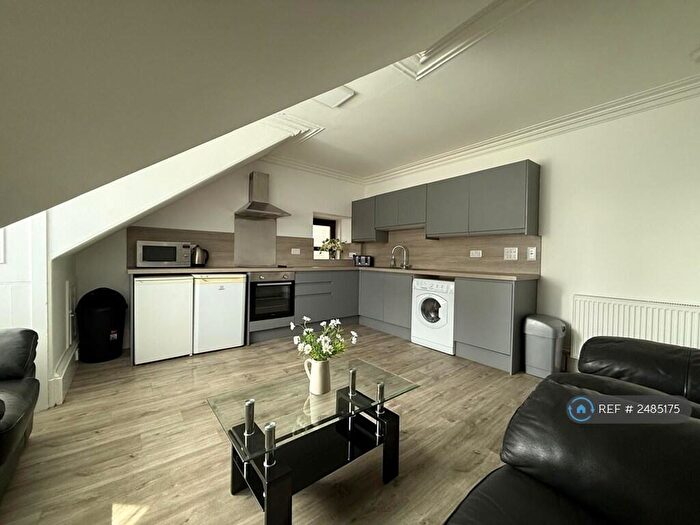 3 Bedroom Flat To Rent In Nelson Street, Aberdeen, AB24